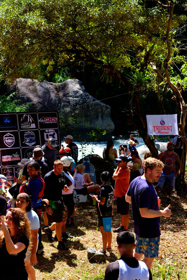 Crowd on the riverbank
