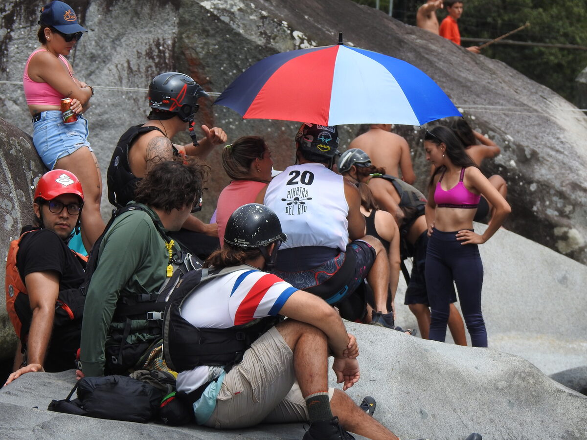 Spectators on the riverbank
